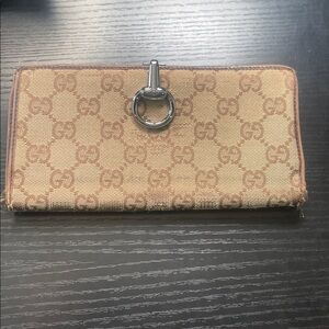 Free Gucci Follow IG@zaddy_waleed